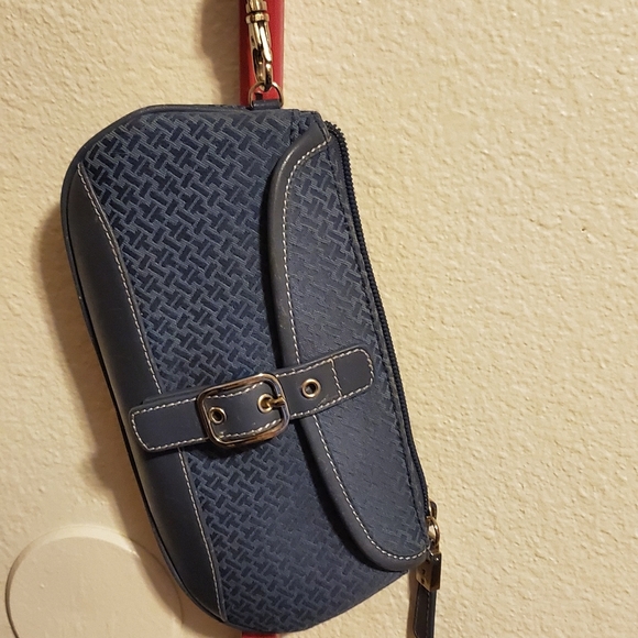 Clothes - Picture 7 of 8